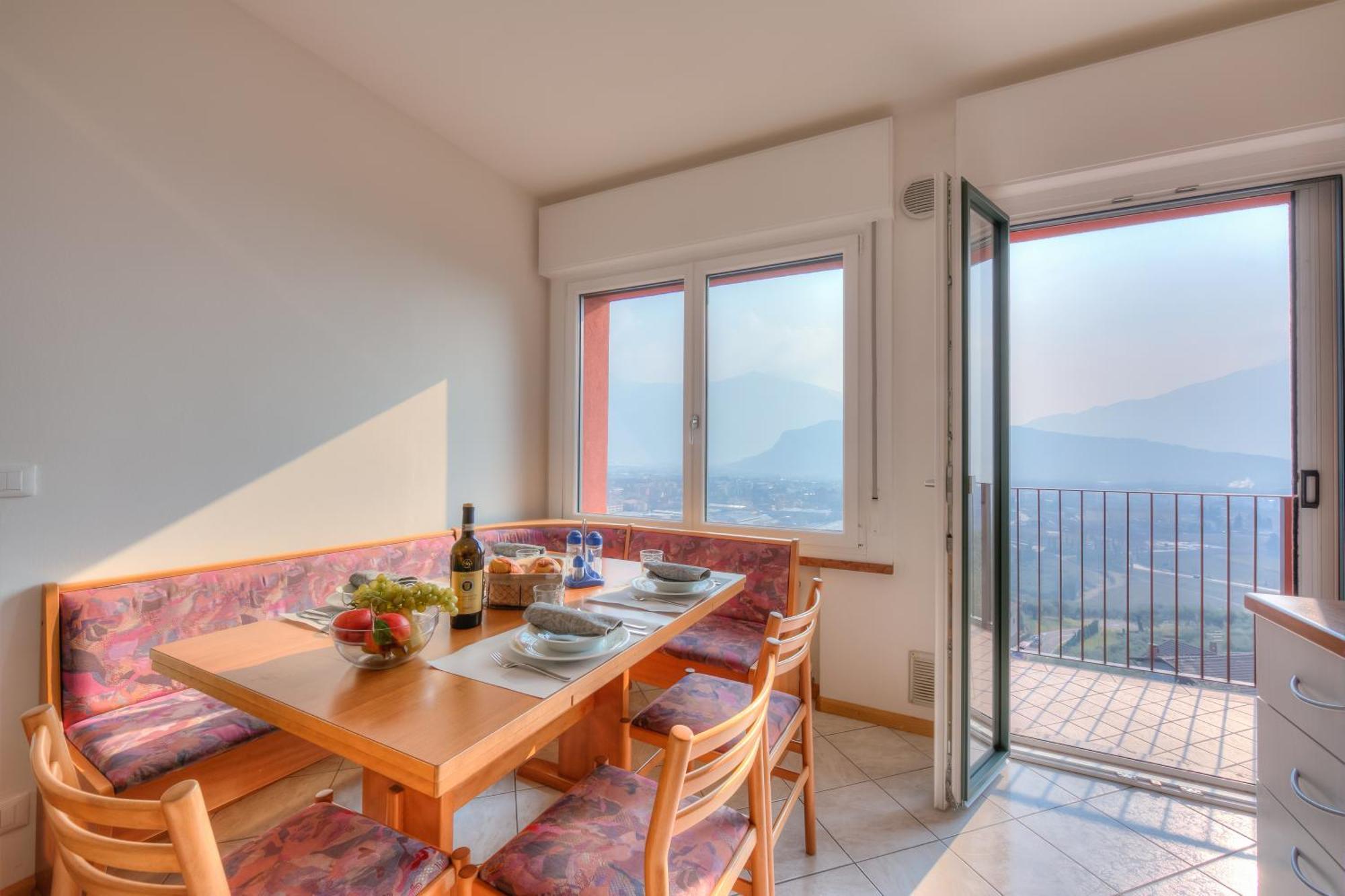Lake View Dom-Us Apartment - Happy Rentals Riva del Garda Exterior foto
