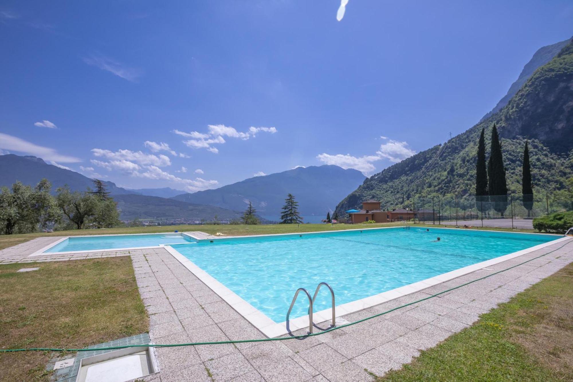Lake View Dom-Us Apartment - Happy Rentals Riva del Garda Exterior foto