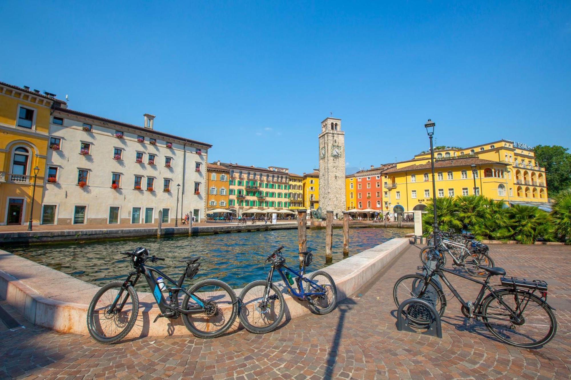Lake View Dom-Us Apartment - Happy Rentals Riva del Garda Exterior foto