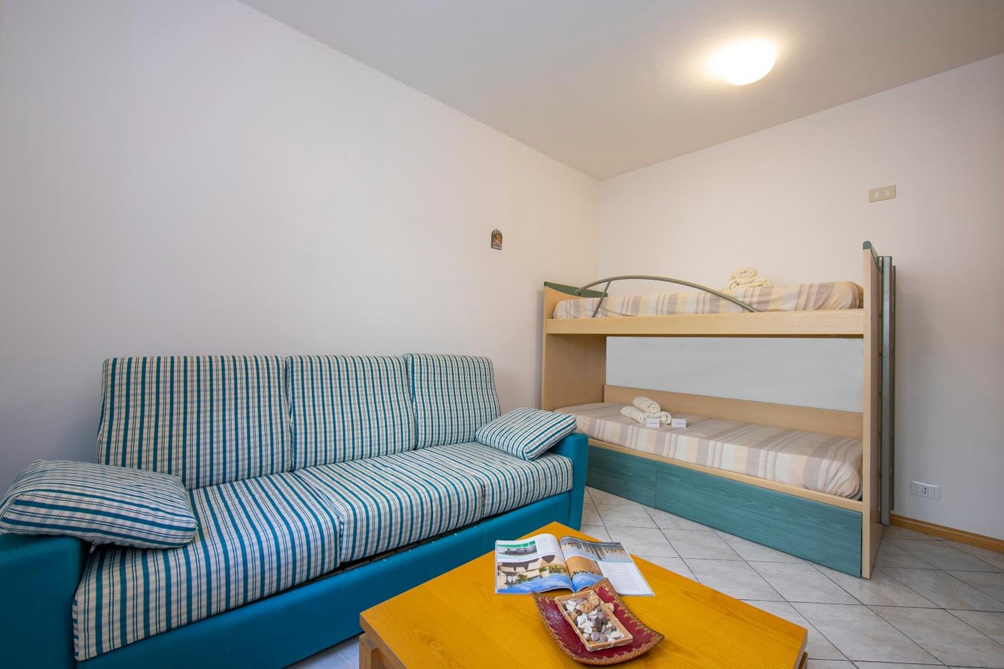 Lake View Dom-Us Apartment - Happy Rentals Riva del Garda Exterior foto