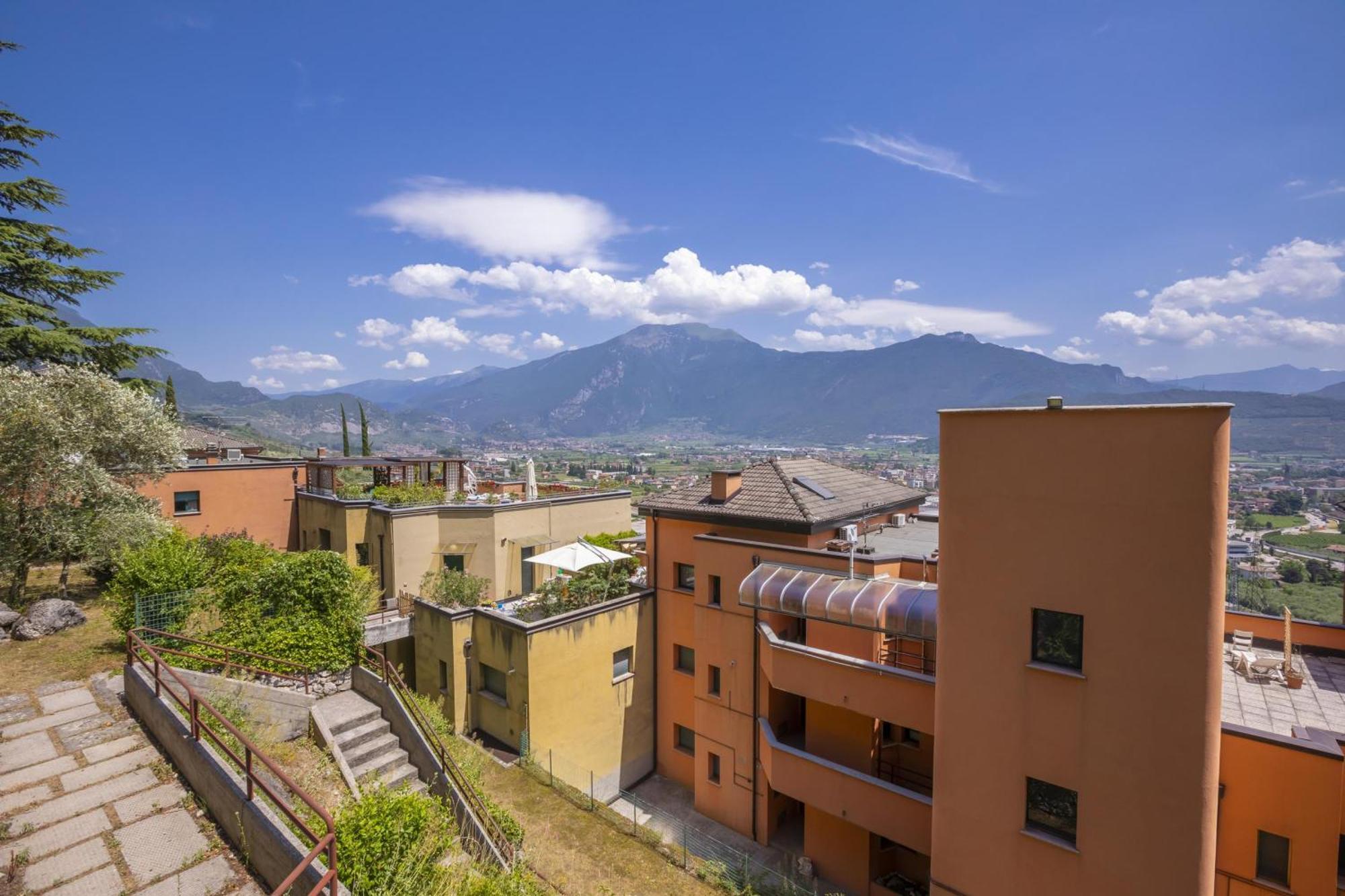 Lake View Dom-Us Apartment - Happy Rentals Riva del Garda Exterior foto